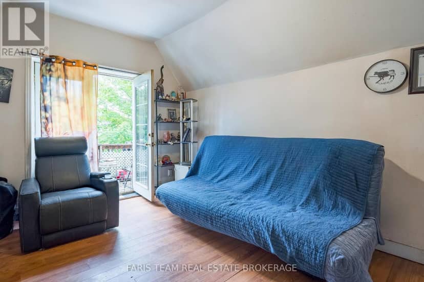 116 Albert Street S — photo 7 of 37