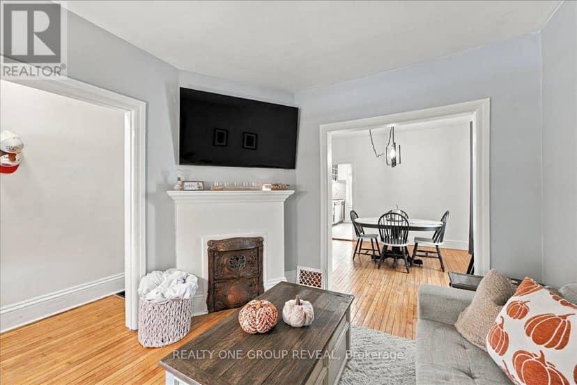 27 Ross Street — photo 10 of 40