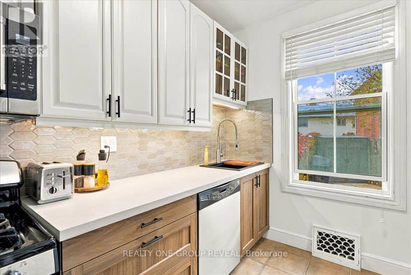 27 Ross Street — photo 17 of 40