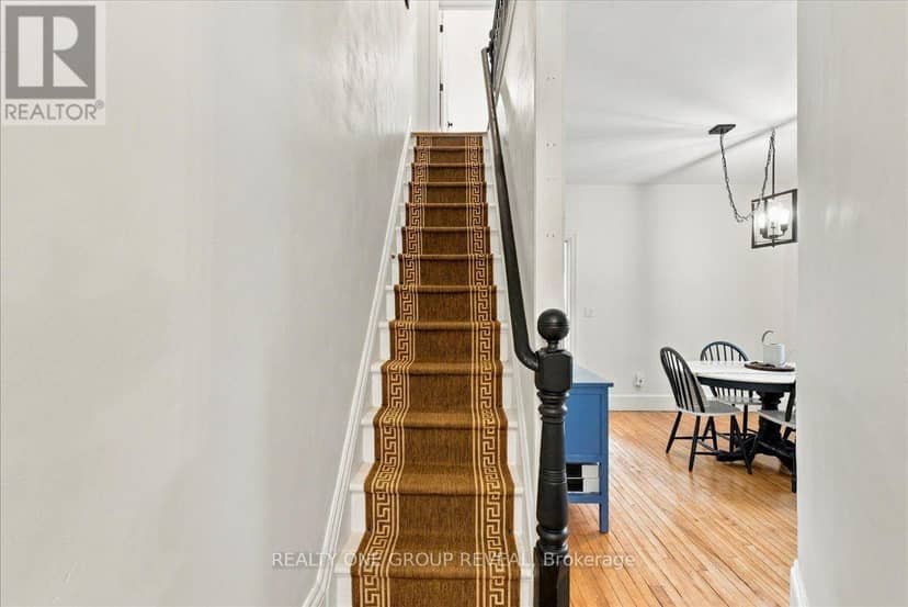 27 Ross Street — photo 21 of 40