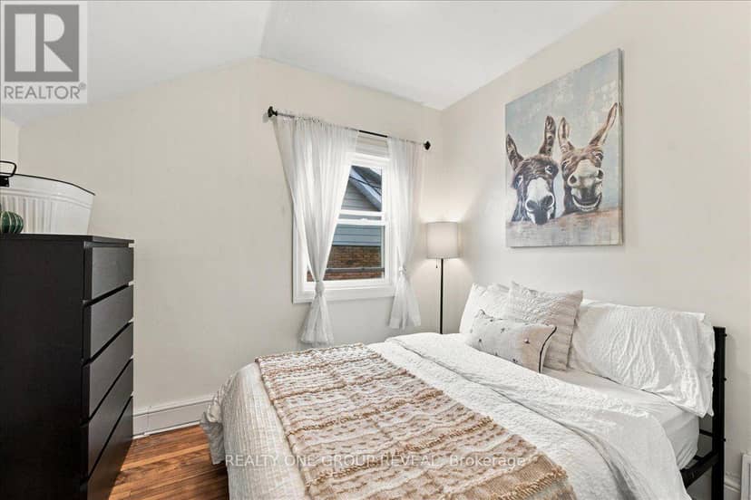 27 Ross Street — photo 28 of 40