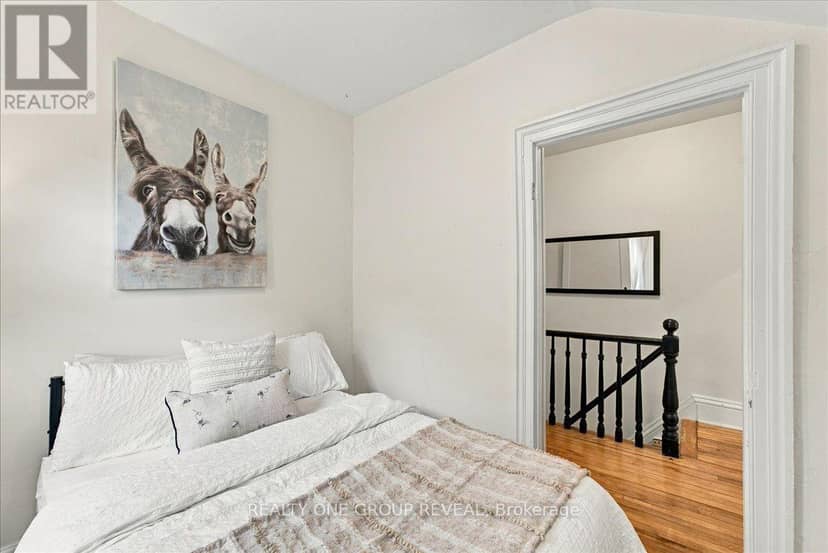 27 Ross Street — photo 29 of 40