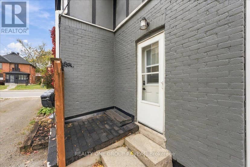 27 Ross Street — photo 38 of 40