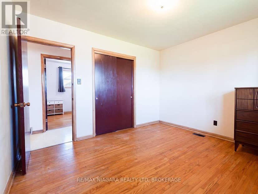 109 Hampton Avenue — photo 13 of 30