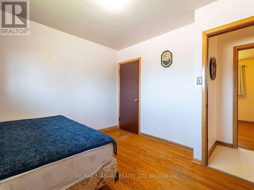109 Hampton Avenue — photo 16 of 30
