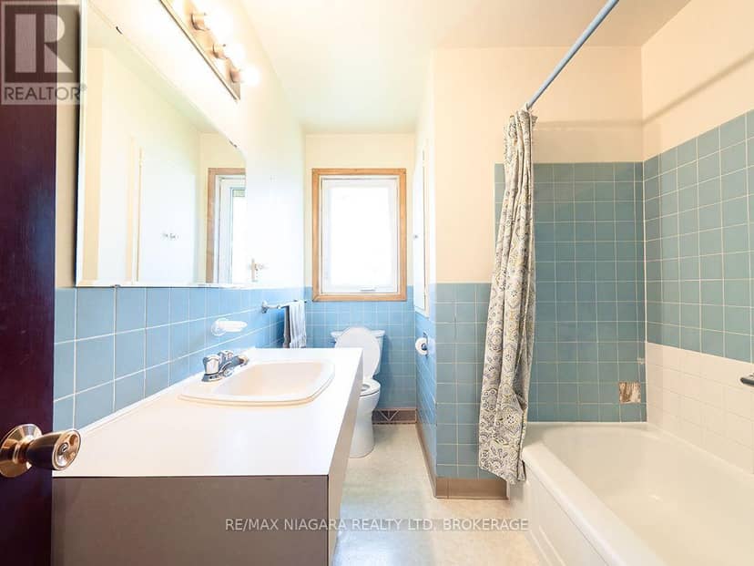 109 Hampton Avenue — photo 18 of 30