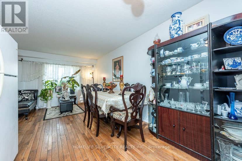36 - 900 Central Park Drive — photo 17 of 40