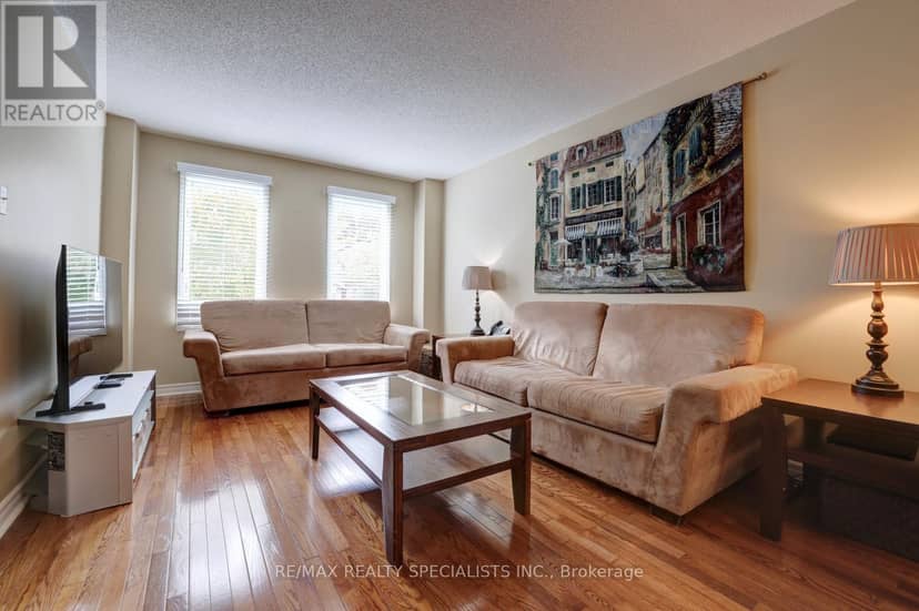 1027 Serdica Court, Mississauga, photo 3