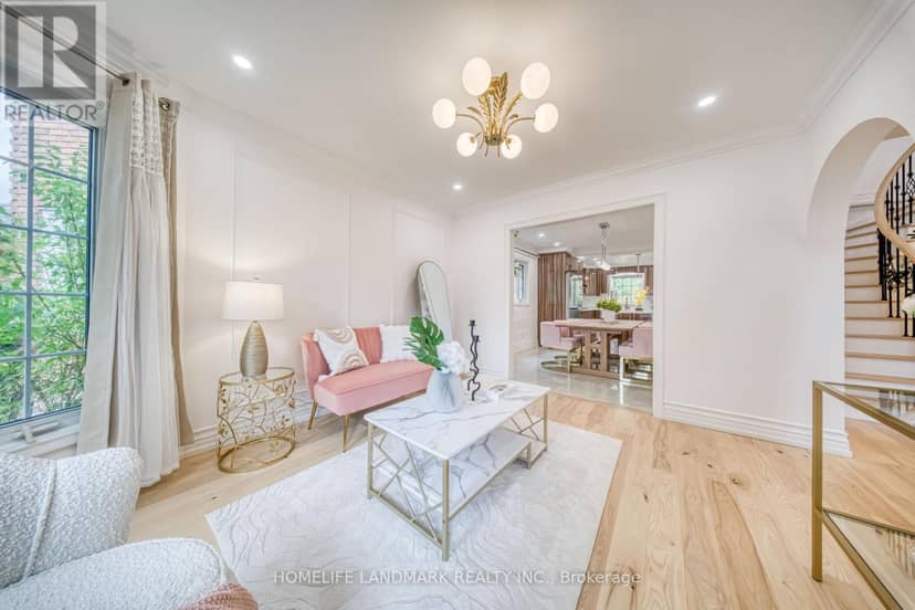 1323 Greenwood Crescent — photo 7 of 40