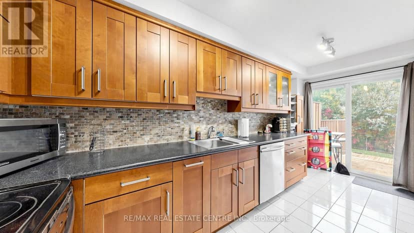 3 - 2215 Cleaver Avenue — photo 11 of 40