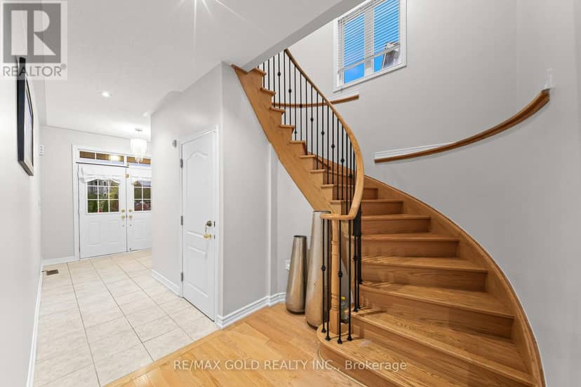 23 Wellpark Way, Brampton, photo 2