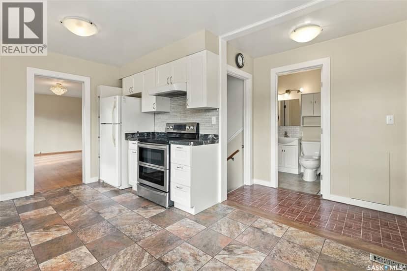 546 Elm CRESCENT — photo 19 of 40