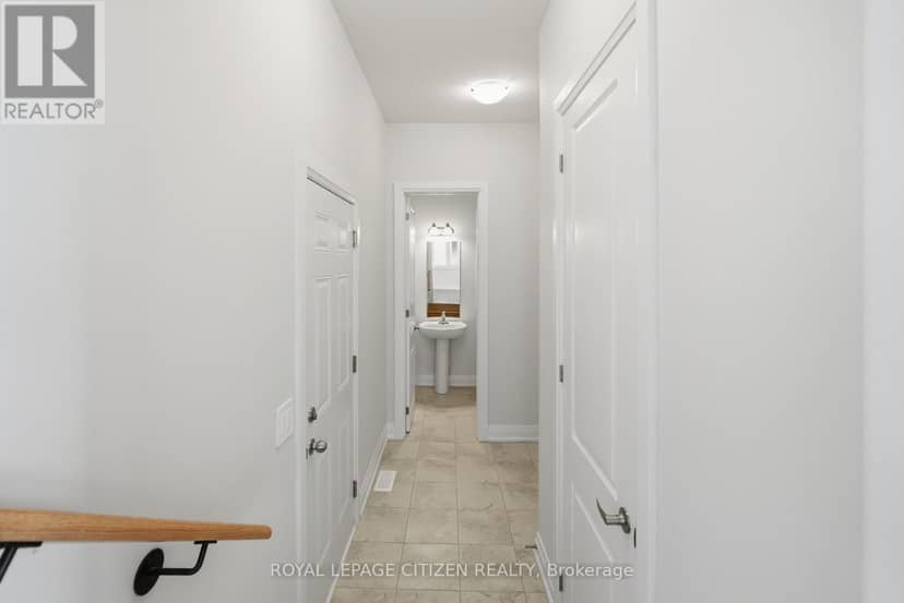 96 Butler Boulevard — photo 11 of 40