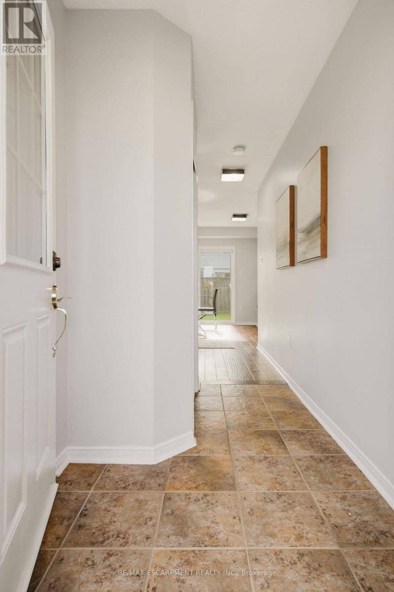 54 Duncan Avenue — photo 2 of 20
