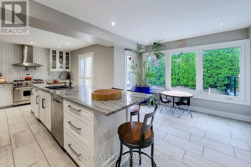 29 Woodside Square — photo 19 of 40