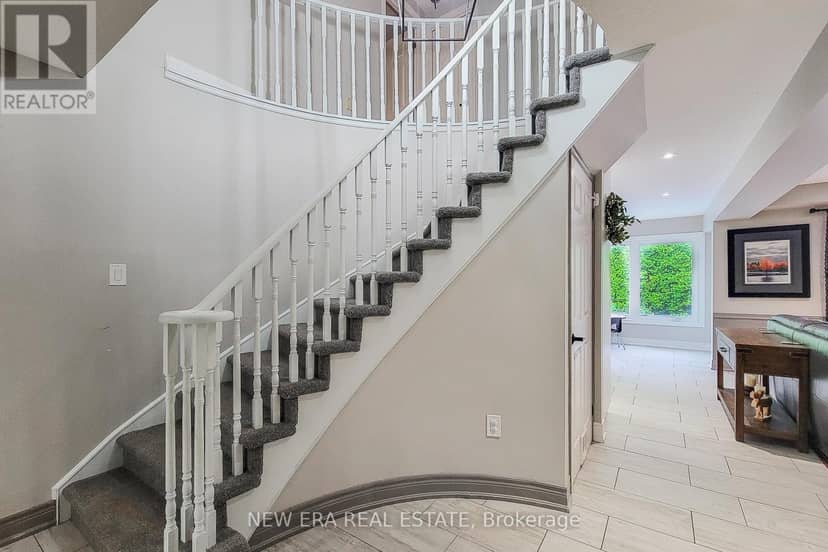 29 Woodside Square — photo 31 of 40