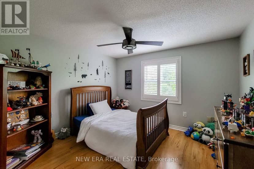 29 Woodside Square — photo 36 of 40