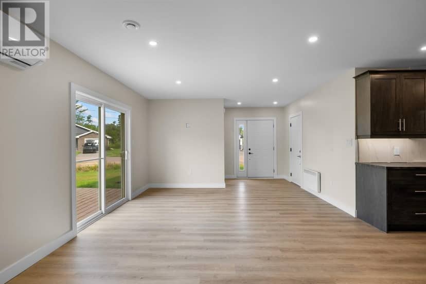 2 BALDERSTON Court — photo 13 of 40
