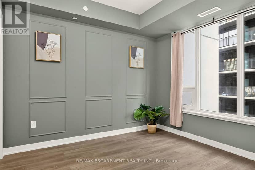 812 - 212 King William Street — photo 13 of 26