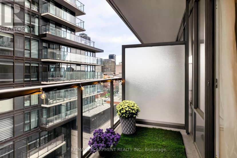 812 - 212 King William Street — photo 16 of 26