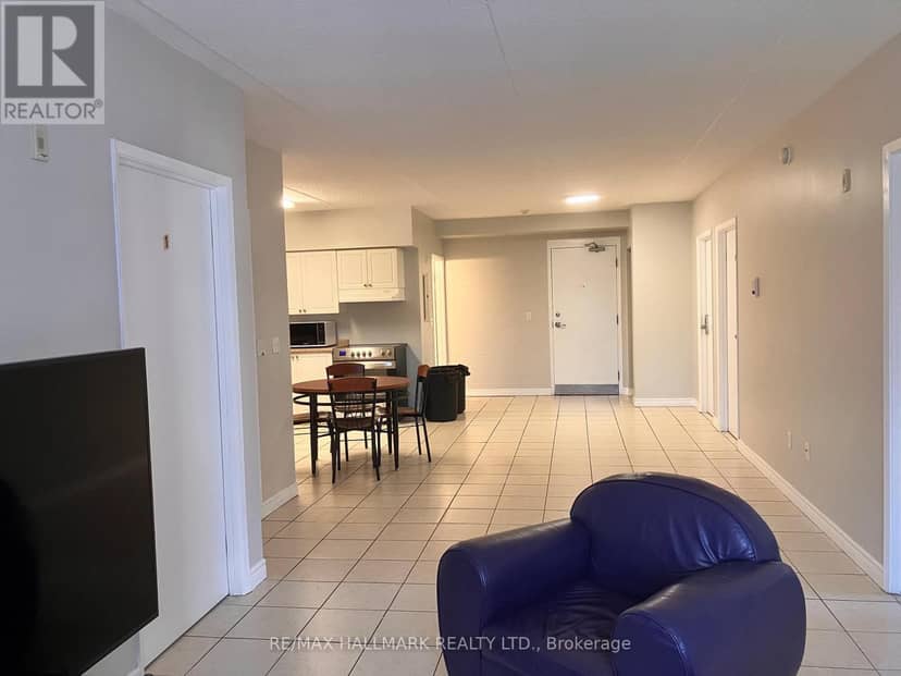 301 - 271 Lester Street — photo 4 of 15