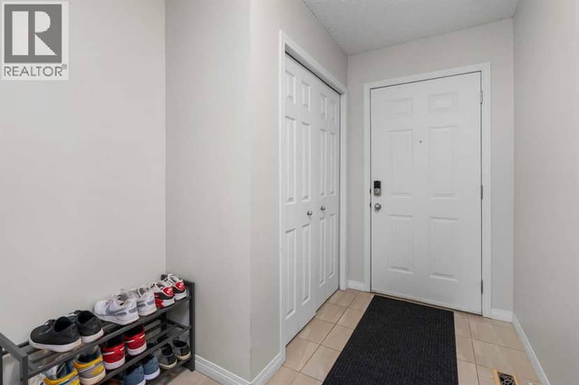 231 Copperfield Lane SE — photo 9 of 37