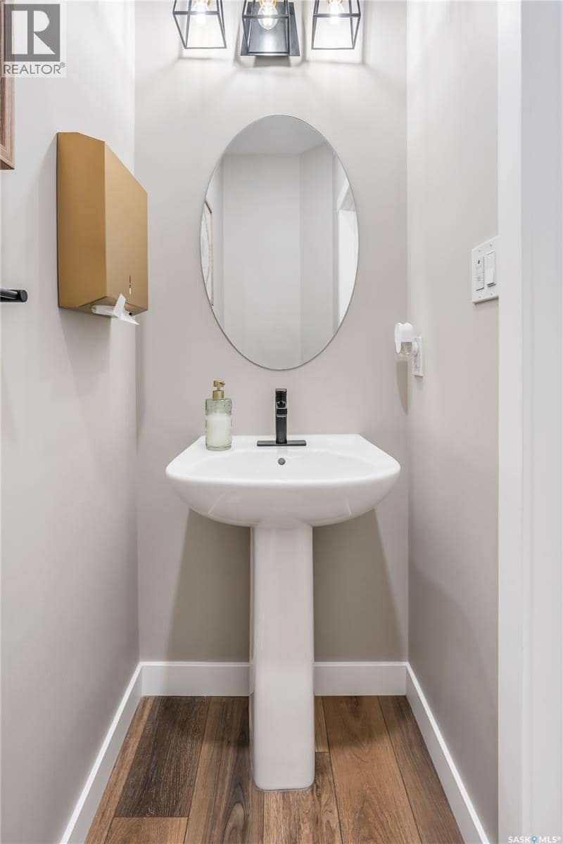 4784 Ferndale CRESCENT — photo 30 of 40