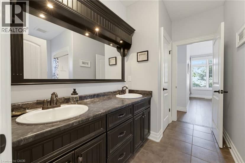 60 DONJON Boulevard — photo 14 of 36