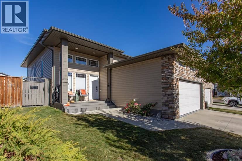 32 Tanner Street, Red Deer, photo 2