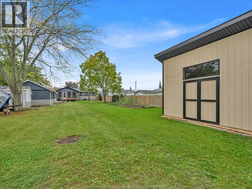 8520 MIDDLE Sideroad — photo 35 of 37