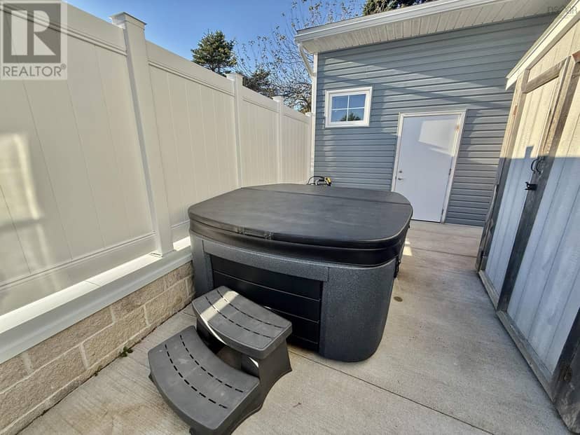 1321 Terence Bay Road — photo 34 of 34
