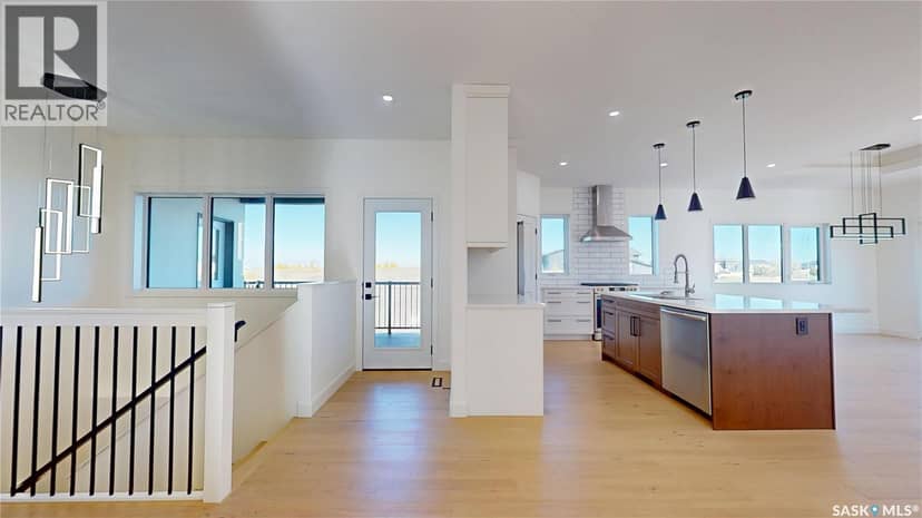 5 Aaron COURT, Pilot Butte, photo 4