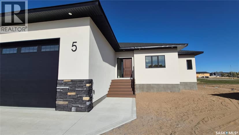 5 Aaron COURT, Pilot Butte, photo 2