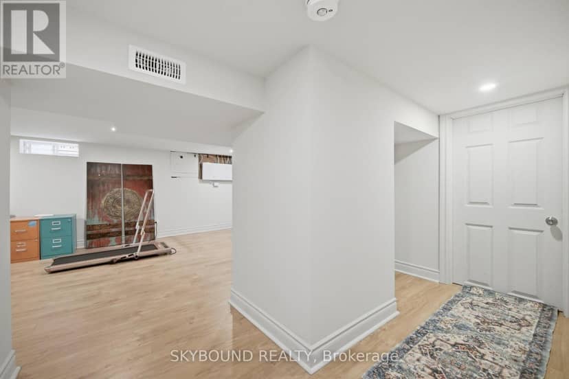 27 Rowe Street — photo 38 of 40