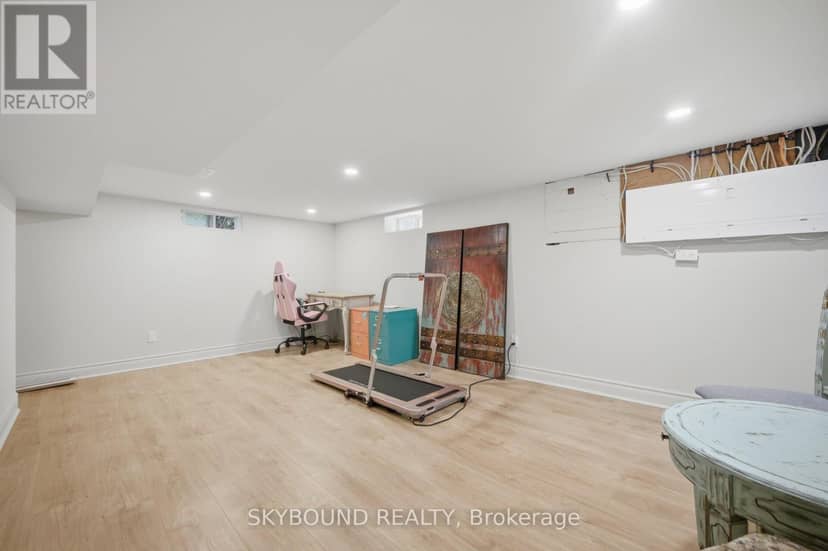 27 Rowe Street — photo 39 of 40