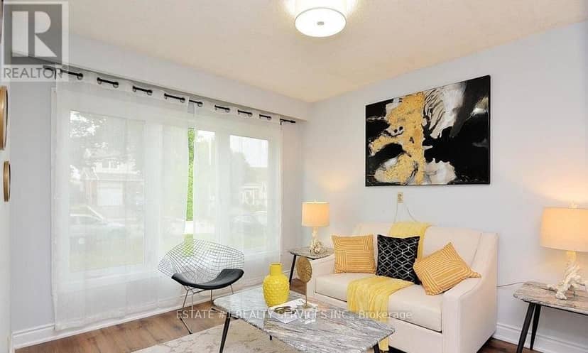 33 Camberley Crescent, Brampton, photo 2