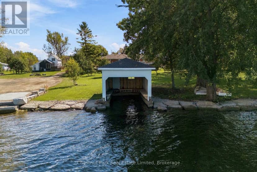 2643 County Rd 13, Prince Edward County, photo 3