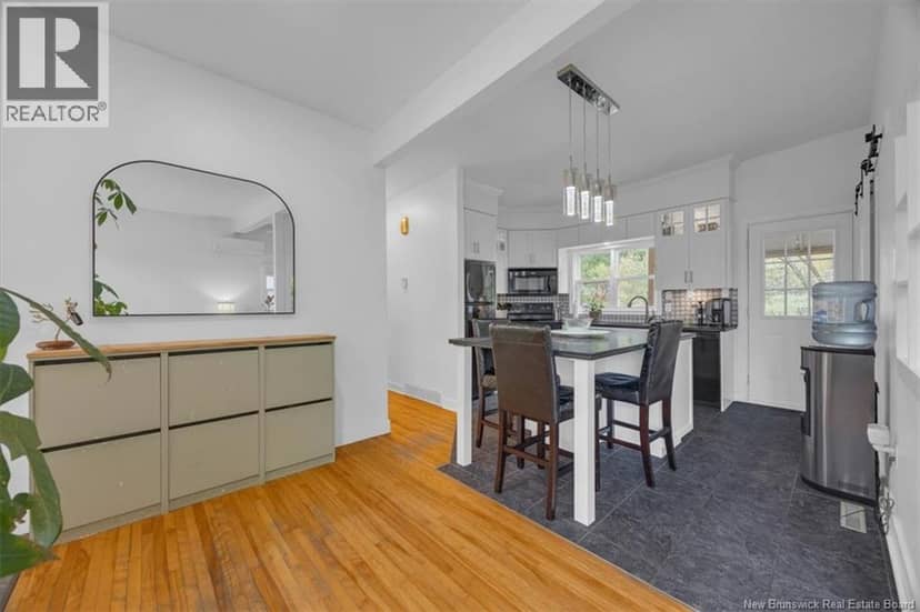 26 Muriel Avenue — photo 14 of 33