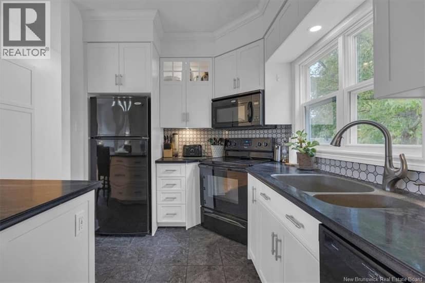 26 Muriel Avenue — photo 18 of 33