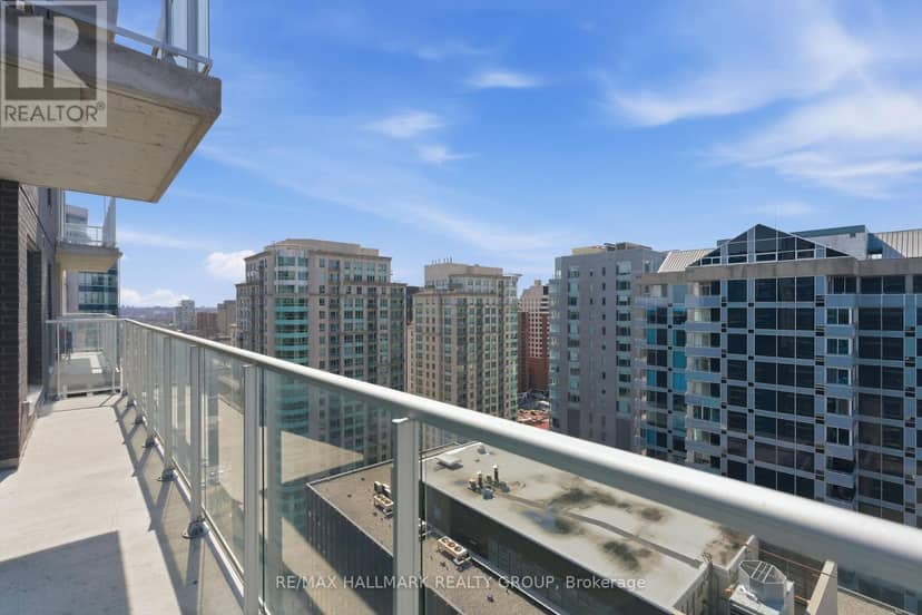 2302 - 180 George Street — photo 27 of 40