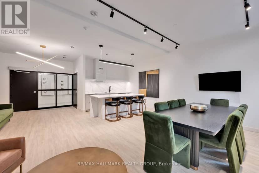 2302 - 180 George Street — photo 39 of 40