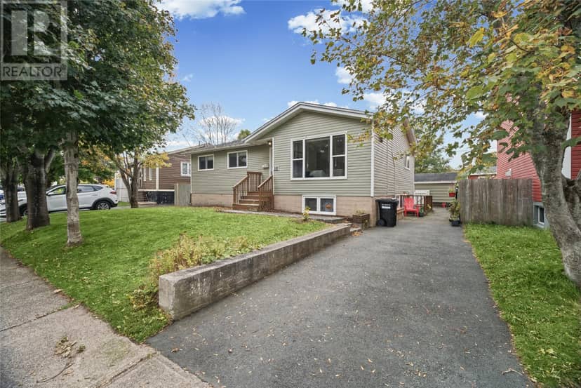 10 Johnson Crescent — photo 3 of 38