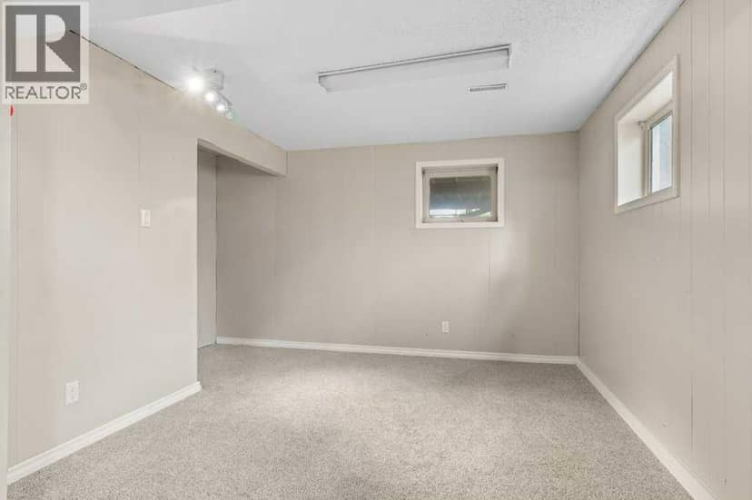 4818 52 Street — photo 22 of 36