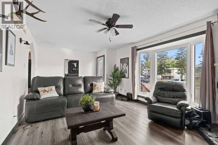 4818 52 Street, Olds, photo 4