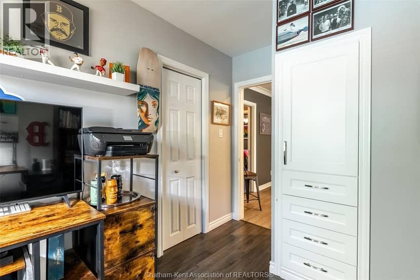 71 McFarlane AVENUE — photo 11 of 32