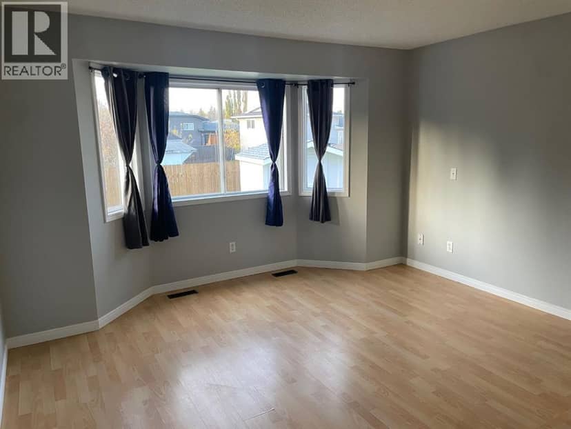 33 Graham Road — photo 11 of 23