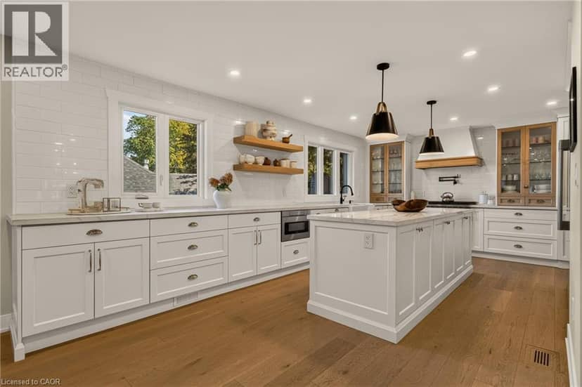 204 FALLINGBROOK Drive — photo 11 of 40