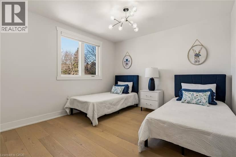 204 FALLINGBROOK Drive — photo 32 of 40