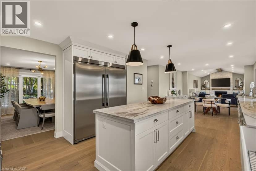 204 FALLINGBROOK Drive — photo 15 of 40