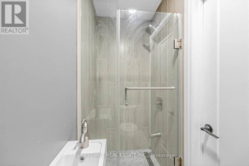 180 Glenwood Crescent — photo 37 of 40